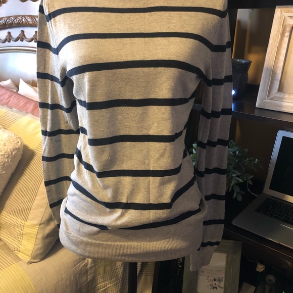 Club Monaco long sleeve 2 - Picture 2 of 5